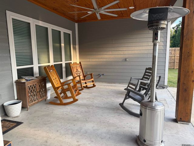 20260 Sallie Dr, Plaquemine, LA 70764