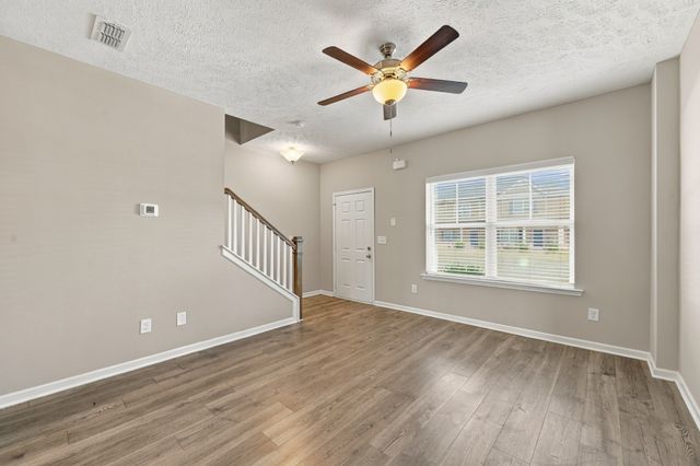 1063 Bradburn Village Dr, Antioch, TN 37013