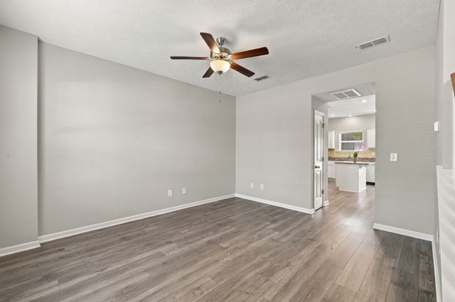 1063 Bradburn Village Dr, Antioch, TN 37013