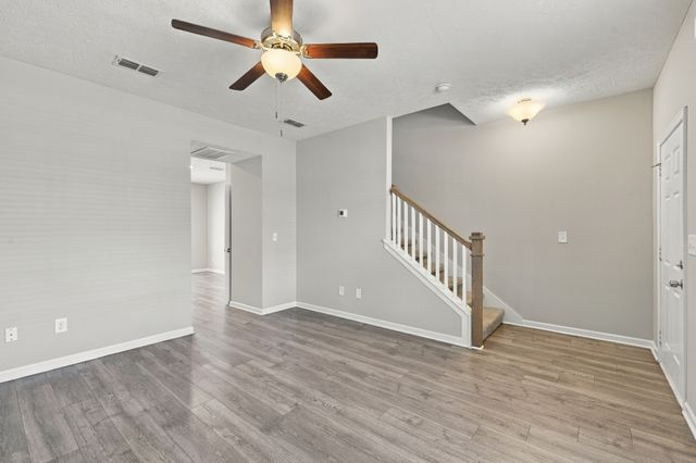 1063 Bradburn Village Dr, Antioch, TN 37013