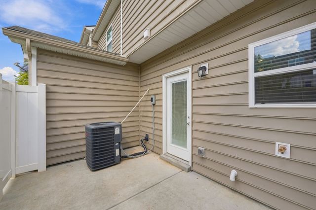 1063 Bradburn Village Dr, Antioch, TN 37013