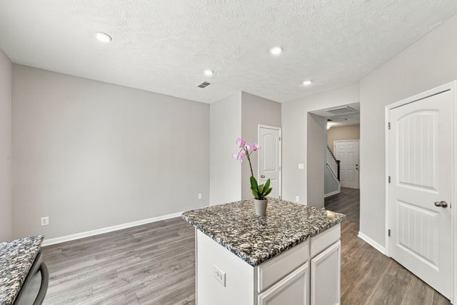1063 Bradburn Village Dr, Antioch, TN 37013