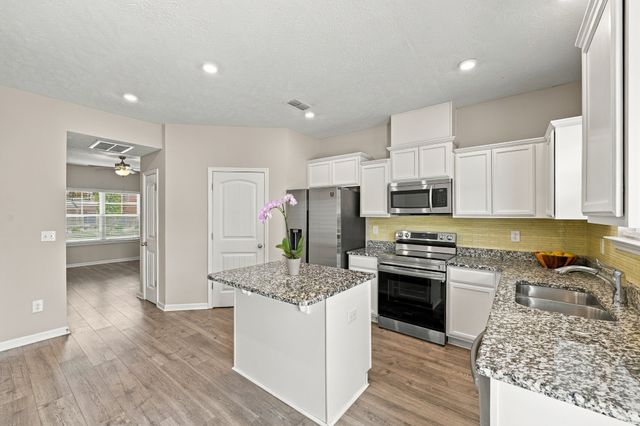 1063 Bradburn Village Dr, Antioch, TN 37013