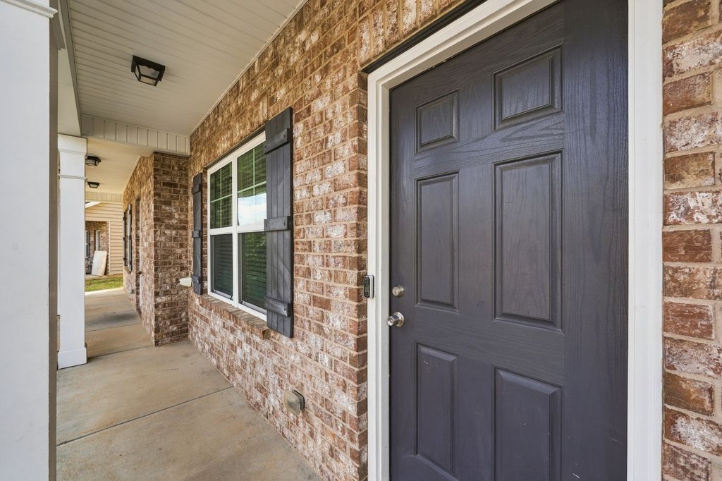 1063 Bradburn Village Dr, Antioch, TN 37013