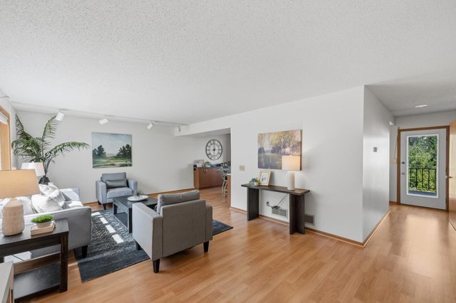 933 Dartmouth Place SE, Minneapolis, MN 55414
