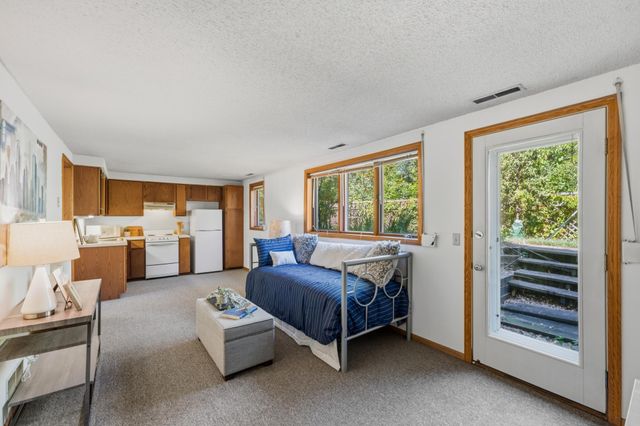 933 Dartmouth Place SE, Minneapolis, MN 55414