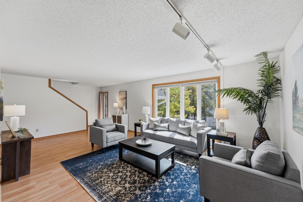 933 Dartmouth Place SE, Minneapolis, MN 55414