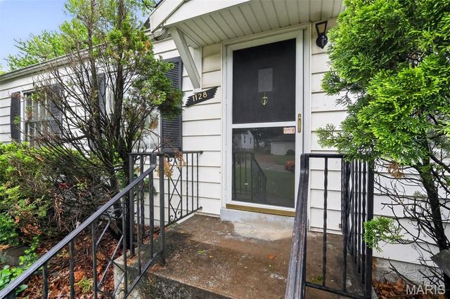 1128 Bliss Drive, St Louis, MO 63137
