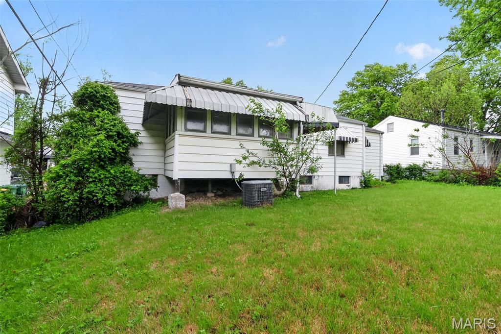 1128 Bliss Drive, St Louis, MO 63137