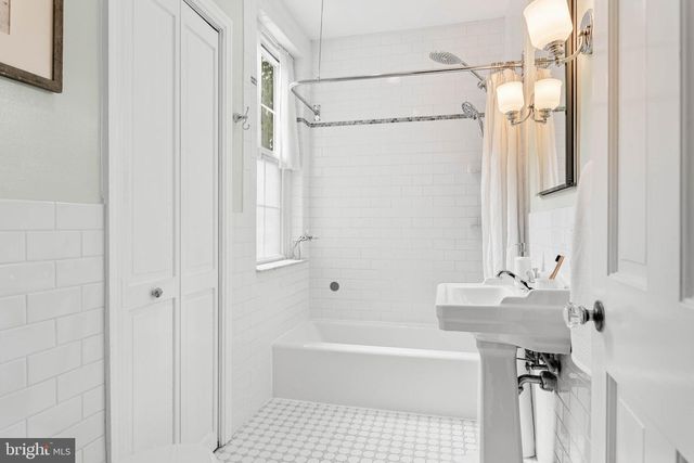212 E BENEZET ST, Philadelphia, PA 19118