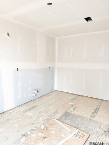201 Leslie St, Denham Springs, LA 70726