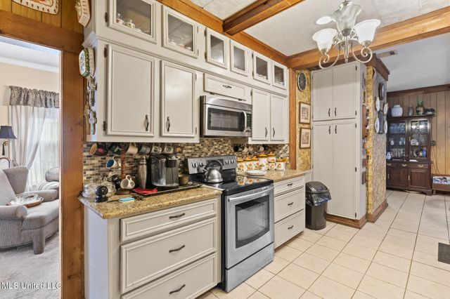 609 Dabbs Street, Hattiesburg, MS 39401