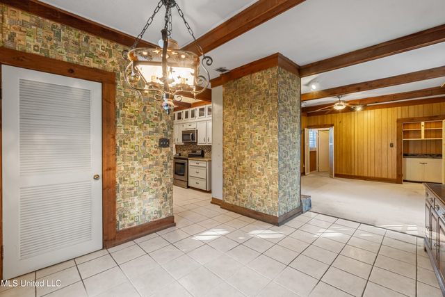 609 Dabbs Street, Hattiesburg, MS 39401