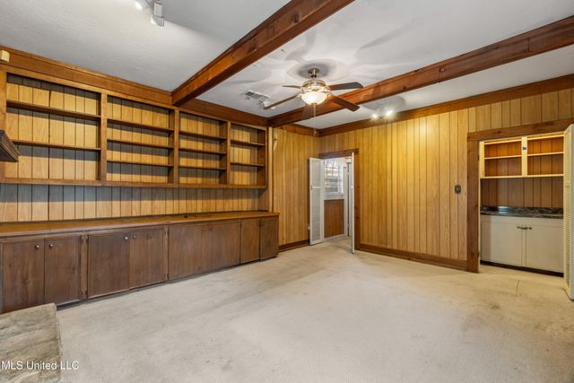 609 Dabbs Street, Hattiesburg, MS 39401