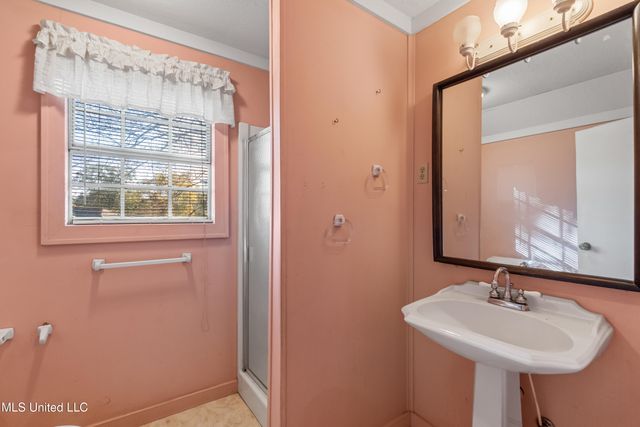 609 Dabbs Street, Hattiesburg, MS 39401