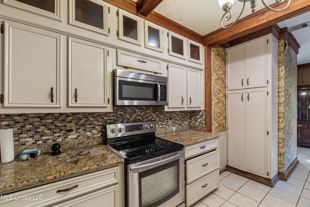 609 Dabbs Street, Hattiesburg, MS 39401