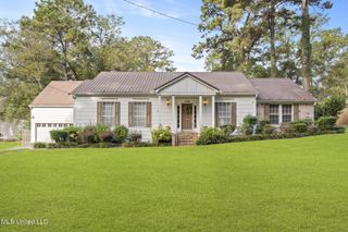 609 Dabbs Street, Hattiesburg, MS 39401