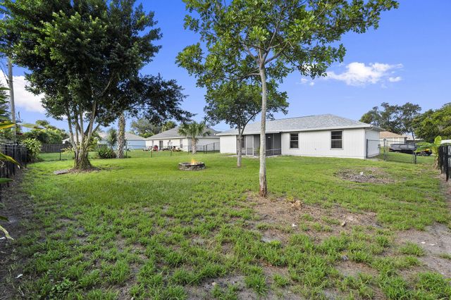 4541 SW Uleta Street, Port St Lucie, FL 34953
