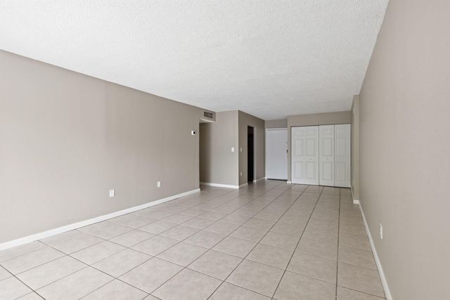 9360 Fontainebleau Boulevard Apt 310, Miami, FL 33172