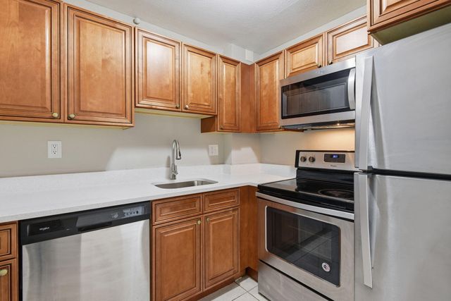 9360 Fontainebleau Boulevard Apt 310, Miami, FL 33172