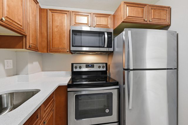 9360 Fontainebleau Boulevard Apt 310, Miami, FL 33172