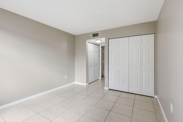 9360 Fontainebleau Boulevard Apt 310, Miami, FL 33172