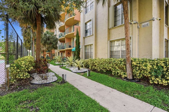 9360 Fontainebleau Boulevard Apt 310, Miami, FL 33172
