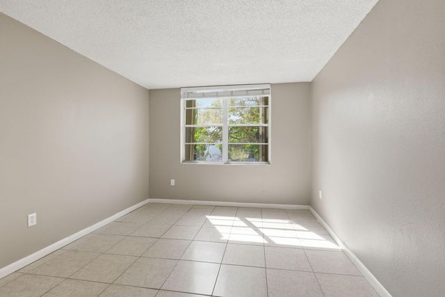 9360 Fontainebleau Boulevard Apt 310, Miami, FL 33172