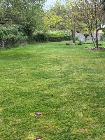 380 Bayard Drive, Grants Pass, OR 97527