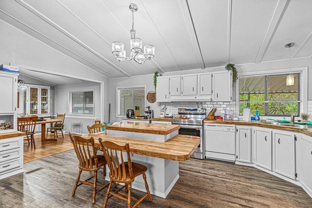 380 Bayard Drive, Grants Pass, OR 97527