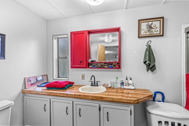 380 Bayard Drive, Grants Pass, OR 97527