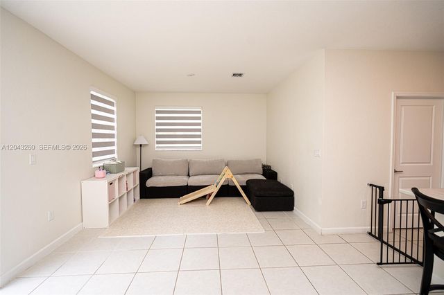 2670 SE 12th St, Homestead, FL 33035