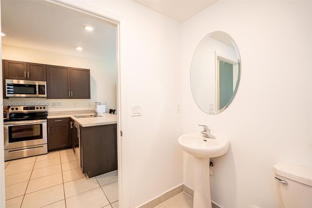 2670 SE 12th St, Homestead, FL 33035