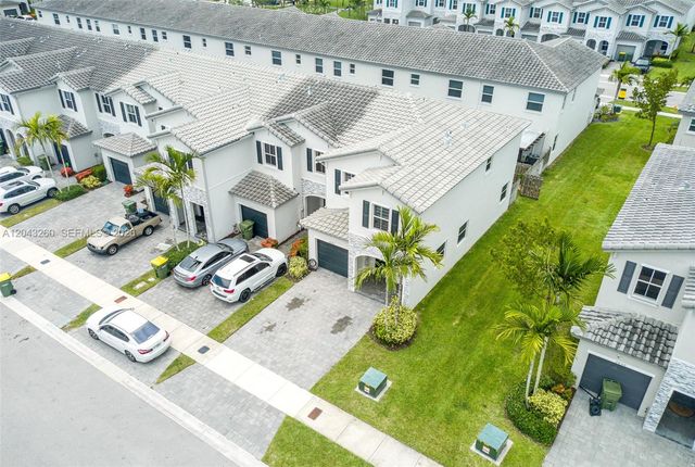 2670 SE 12th St, Homestead, FL 33035