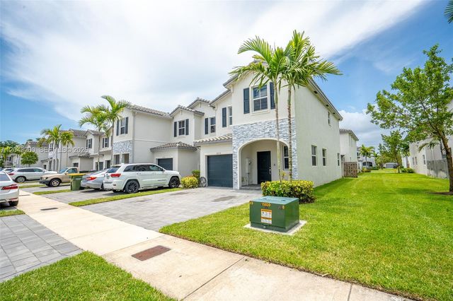 2670 SE 12th St, Homestead, FL 33035