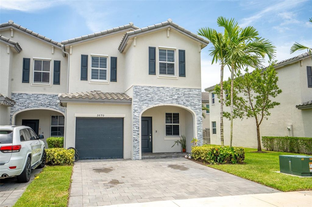 2670 SE 12th St, Homestead, FL 33035