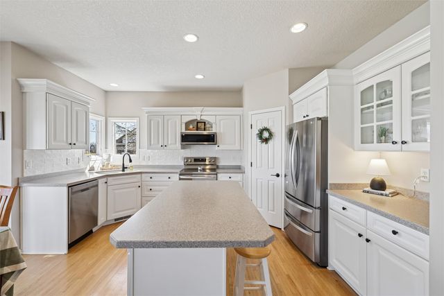 2305 NE Hanover Court, Ankeny, IA 50021