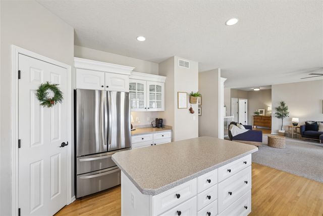 2305 NE Hanover Court, Ankeny, IA 50021