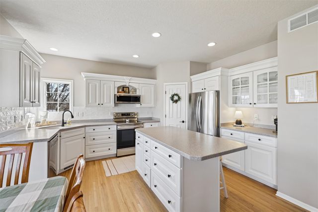 2305 NE Hanover Court, Ankeny, IA 50021