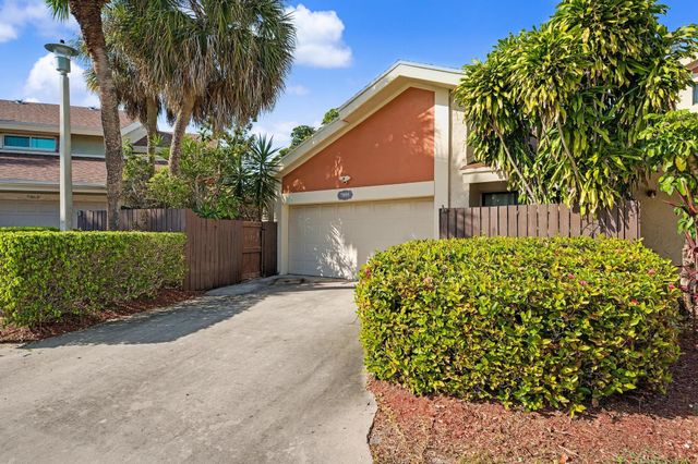 7855 Stanway Place W, Boca Raton, FL 33433