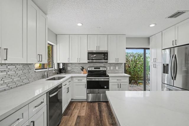 7855 Stanway Place W, Boca Raton, FL 33433