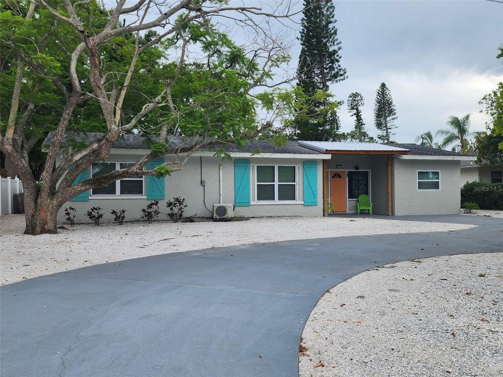 7511 1ST AVENUE W, Bradenton, FL 34209
