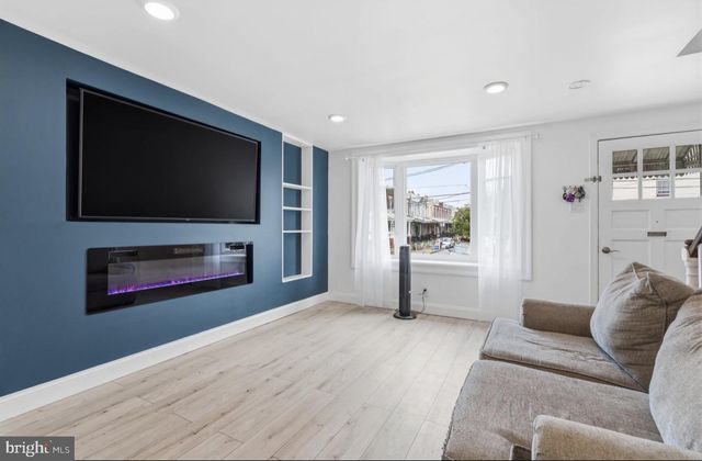 4421 E ALLEN ST, Philadelphia, PA 19137