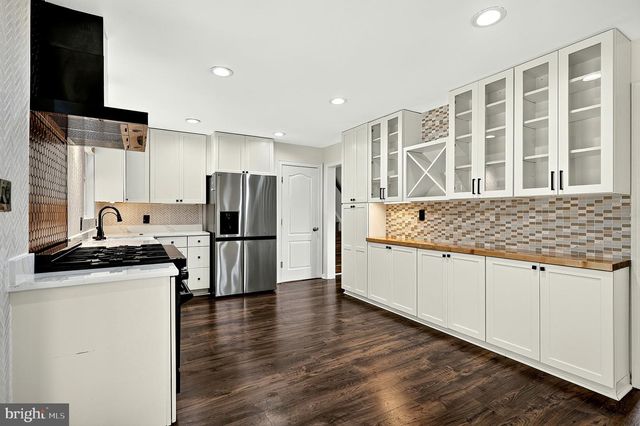6705 CABIN JOHN RD, Springfield, VA 22150