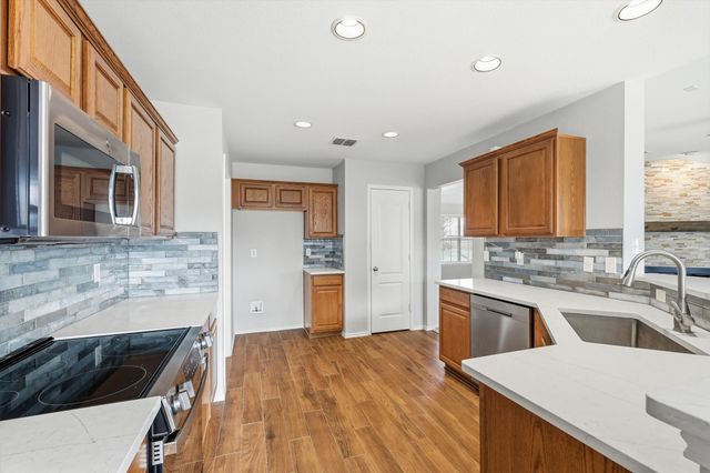 1980 Newport Drive, Lancaster, TX 75146