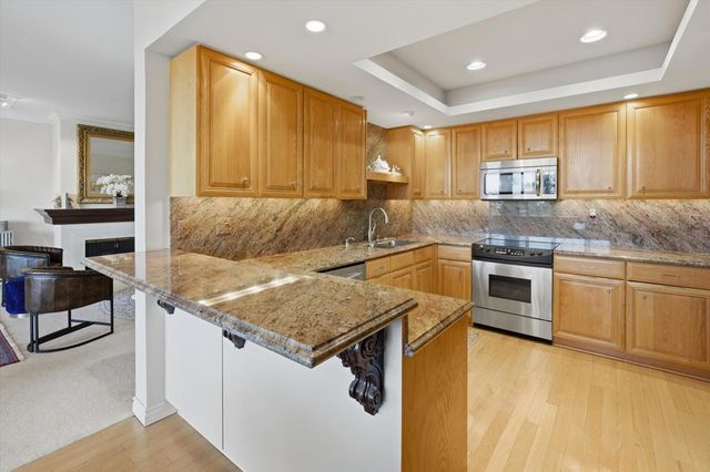 900 Island Drive 304, Rancho Mirage, CA 92270