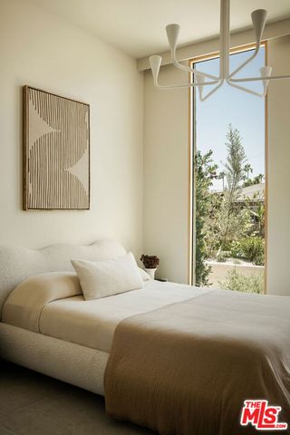 6111 Hargis Street, Los Angeles, CA 90034