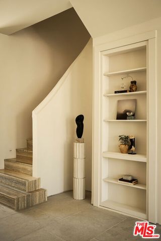 6111 Hargis Street, Los Angeles, CA 90034