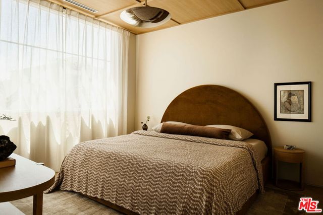 6111 Hargis Street, Los Angeles, CA 90034