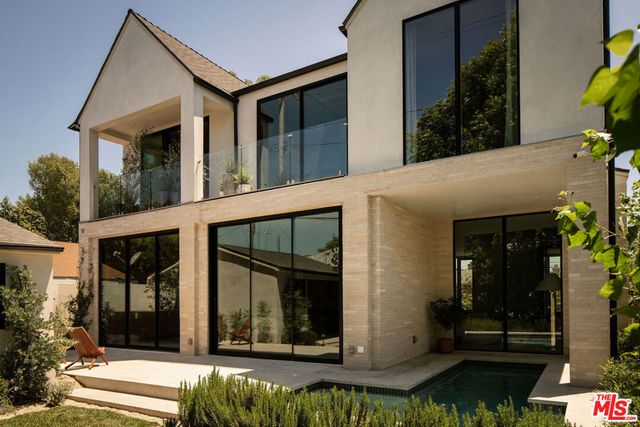6111 Hargis Street, Los Angeles, CA 90034